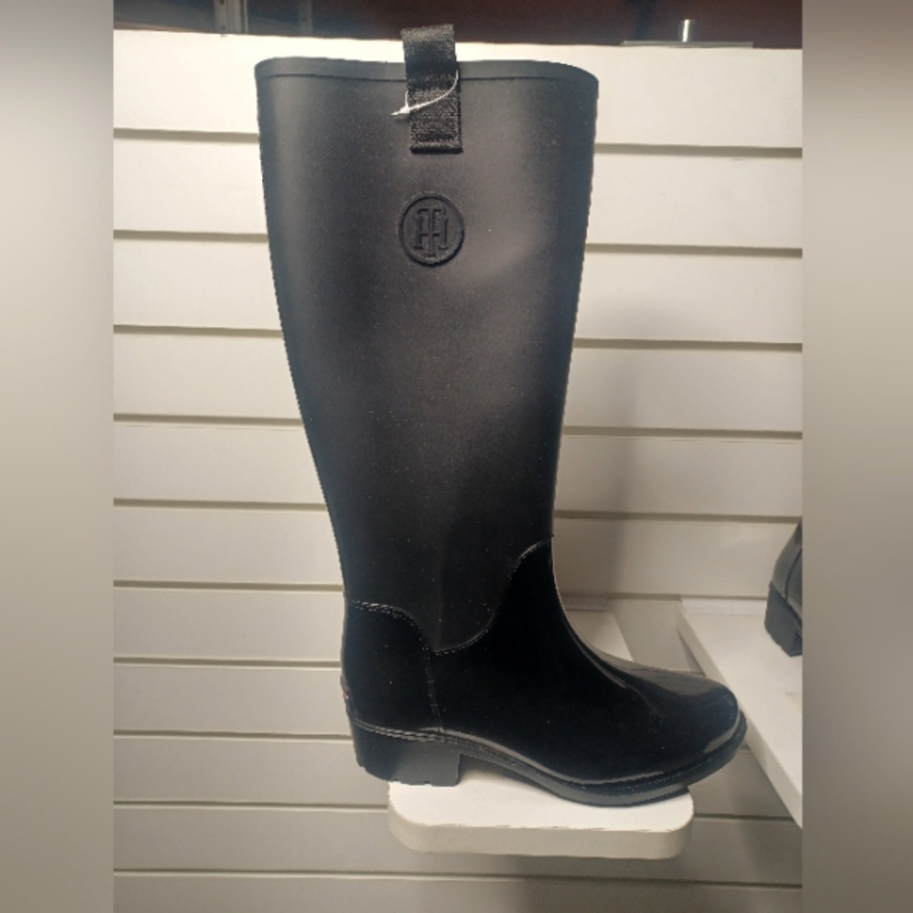 Tommy hilfiger rain boots 🌧 👢